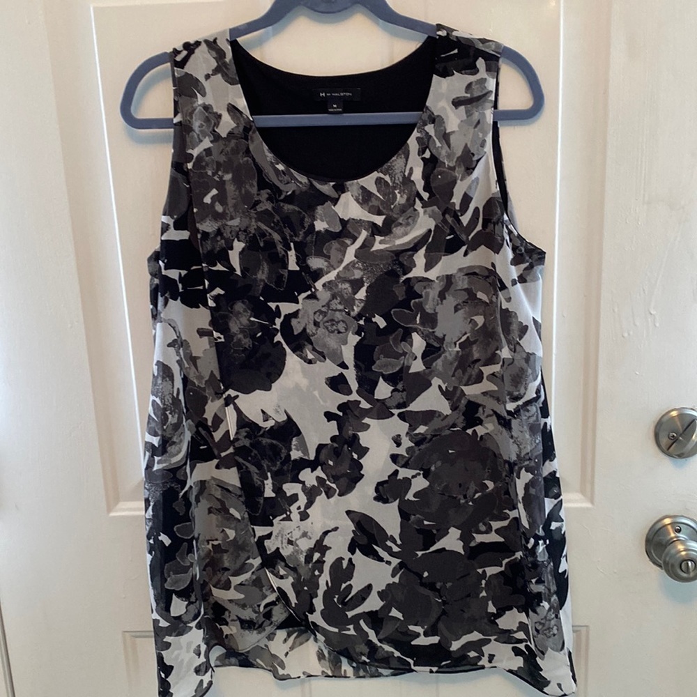H By Halston women’s medium beautiful blouse black grey sleeveless EUC